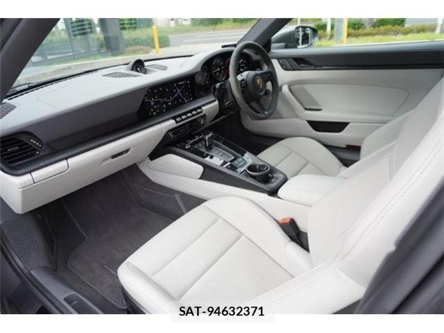 Porsche 911 2022-12 8037599-26
