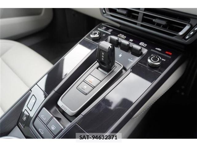 Porsche 911 2022-12 8037599-28