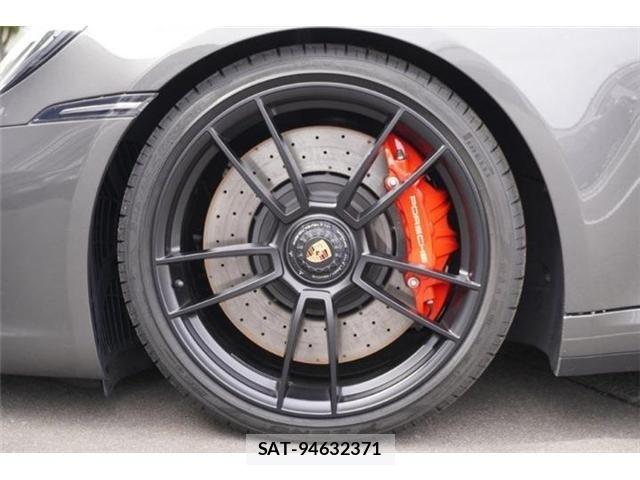 Porsche 911 2022-12 8037599-7