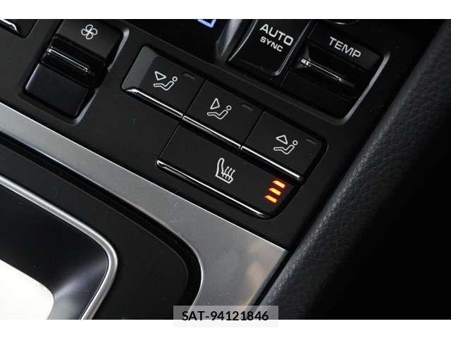 Porsche 911 2018-11 8075120-4