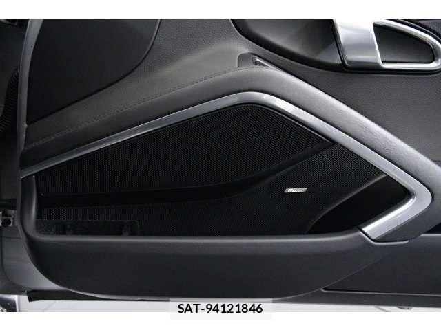 Porsche 911 2018-11 8075120-6