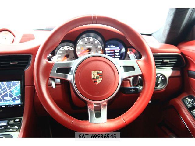 Porsche 911 2013-11 8075122-23