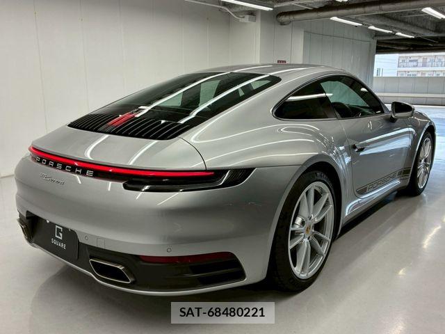 Porsche 911 2020-10 8101196-12