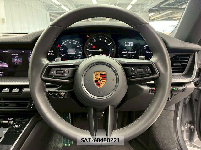 Porsche 911 2020-10 8101196-23
