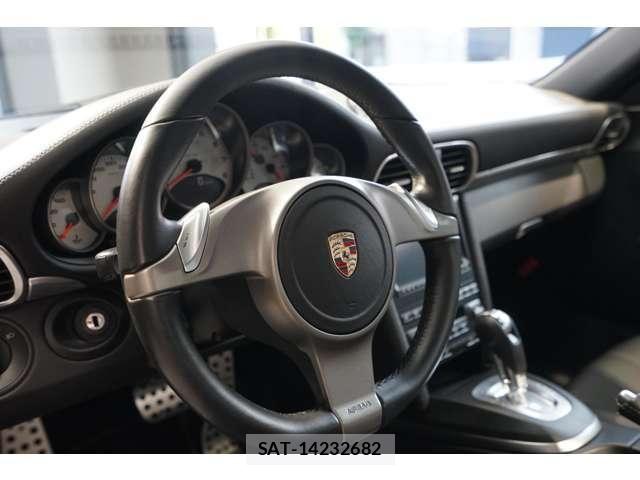 Porsche 911 2009-05 8159010-11