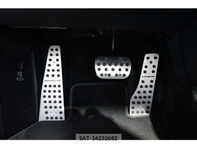 Porsche 911 2009-05 8159010-20