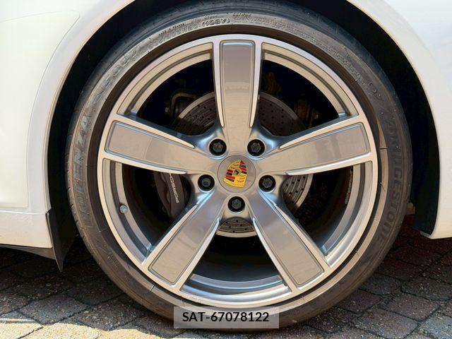 Porsche 911 2017-07 8209534-21