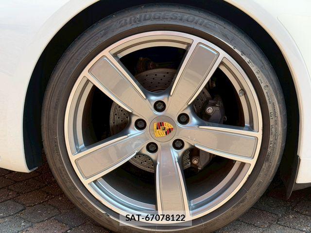 Porsche 911 2017-07 8209534-23