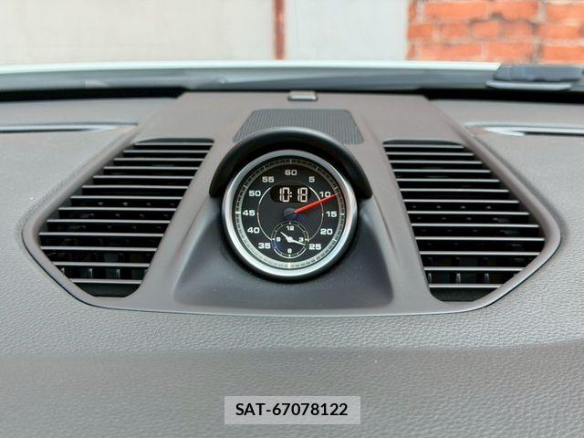 Porsche 911 2017-07 8209534-8