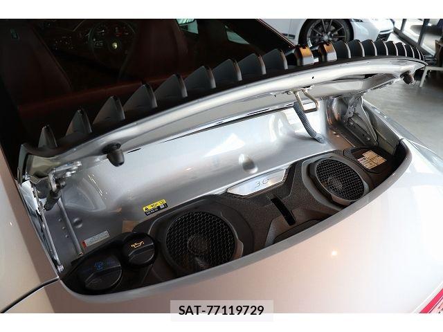 Porsche 911 2024-03 8209533-9