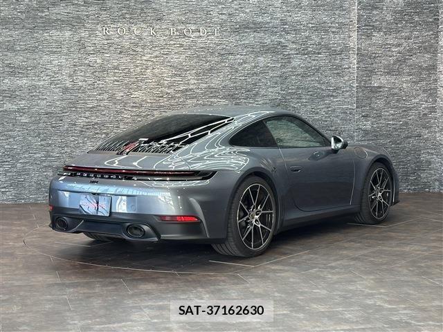 Porsche 911 2025-01 8246333-2