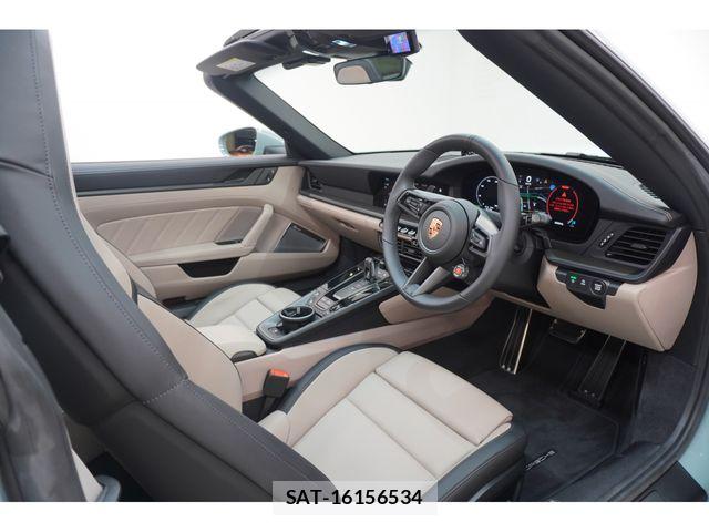 Porsche 911 2026-06 8316381-9