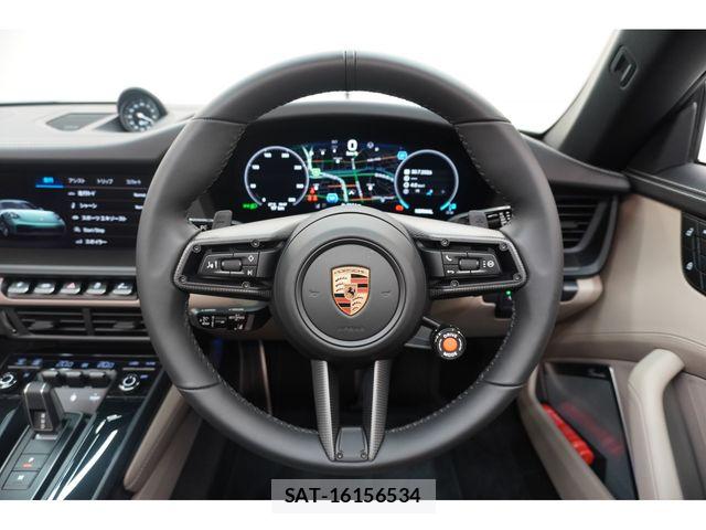 Porsche 911 2026-06 8316381-10