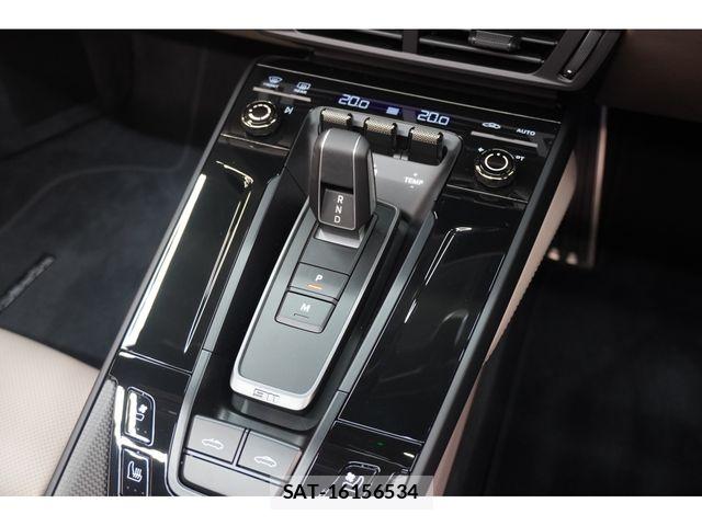 Porsche 911 2026-06 8316381-15