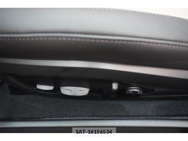 Porsche 911 2026-06 8316381-18