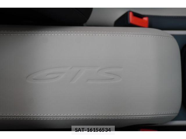Porsche 911 2026-06 8316381-20
