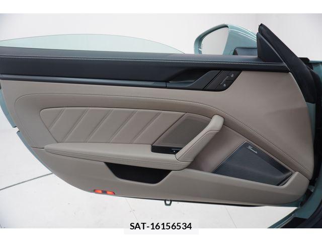 Porsche 911 2026-06 8316381-24