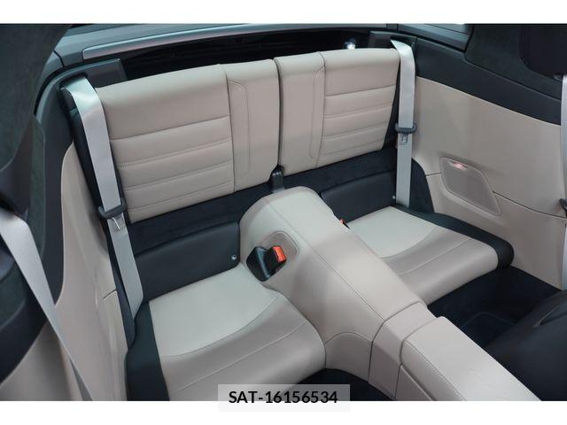 Porsche 911 2026-06 8316381-27