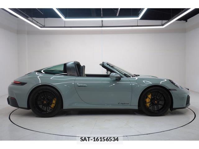 Porsche 911 2026-06 8316381-3