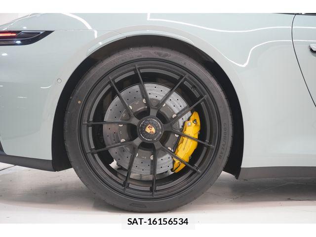 Porsche 911 2026-06 8316381-8