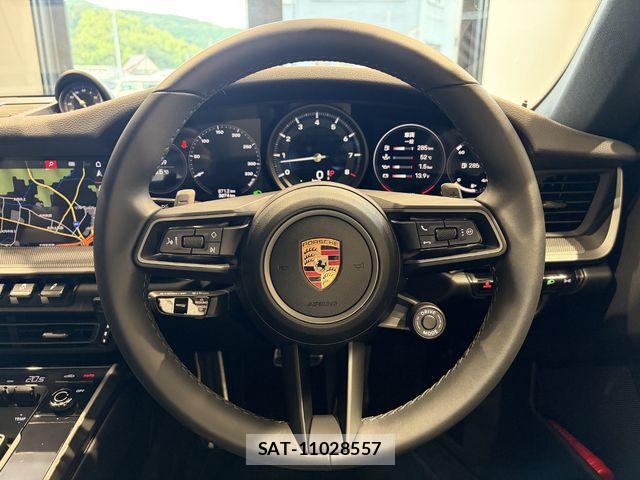Porsche 911 2020-10 8316380-10