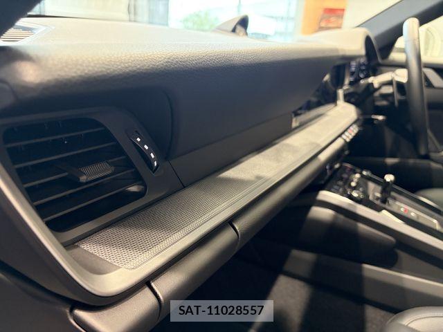 Porsche 911 2020-10 8316380-17