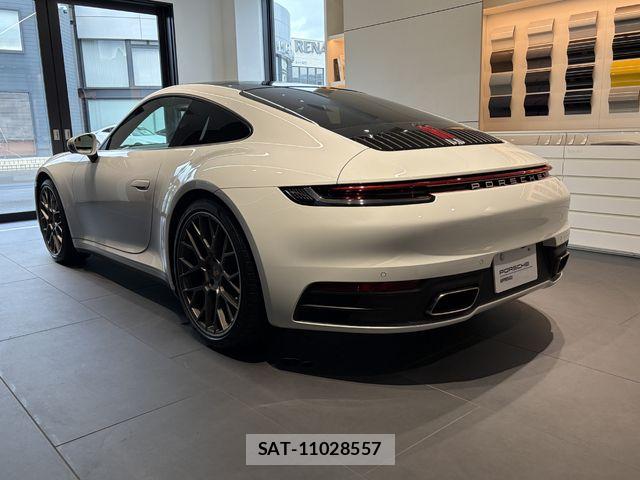 Porsche 911 2020-10 8316380-1