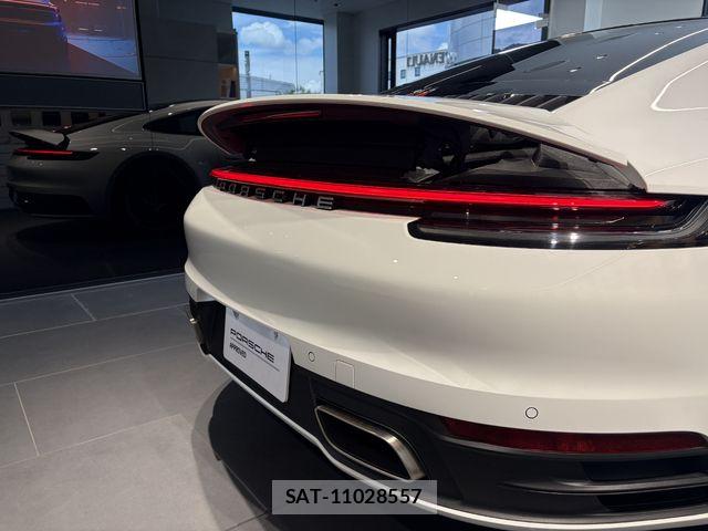 Porsche 911 2020-10 8316380-6