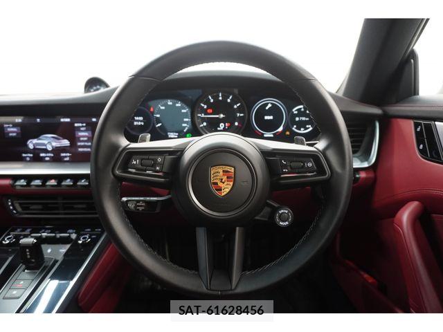 Porsche 911 2021-06 8316382-12
