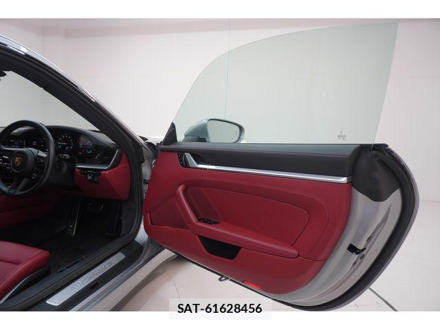 Porsche 911 2021-06 8316382-25