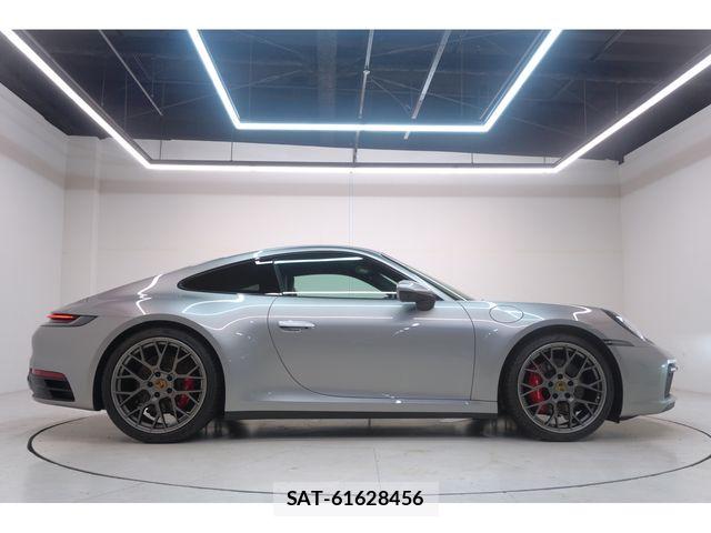 Porsche 911 2021-06 8316382-3