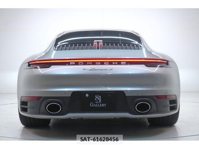 Porsche 911 2021-06 8316382-5