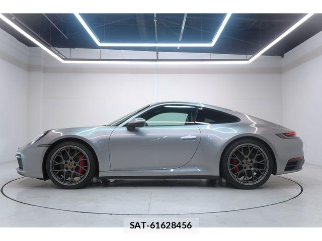 Porsche 911 2021-06 8316382-7