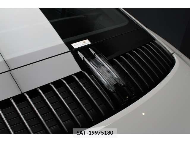 Porsche 911 2024-04 8337386-16