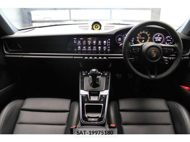 Porsche 911 2024-04 8337386-1