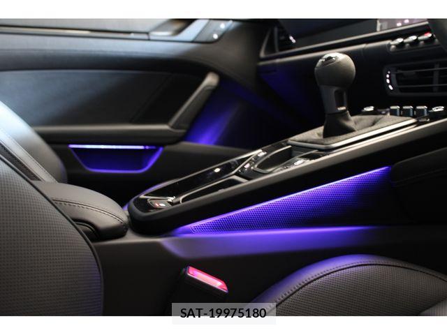 Porsche 911 2024-04 8337386-21
