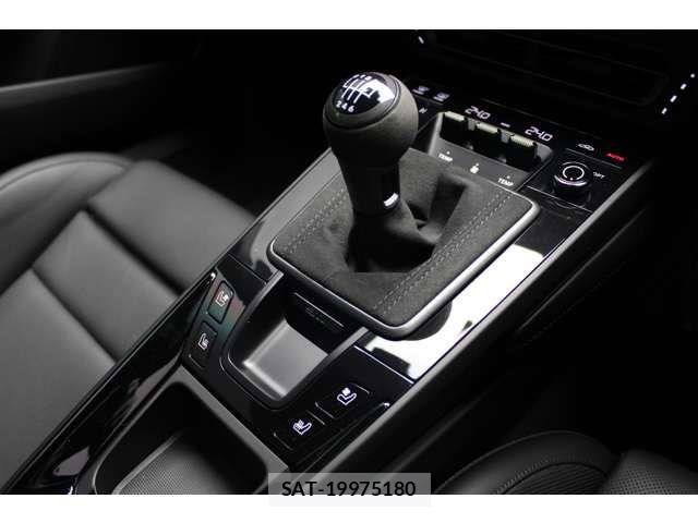 Porsche 911 2024-04 8337386-2