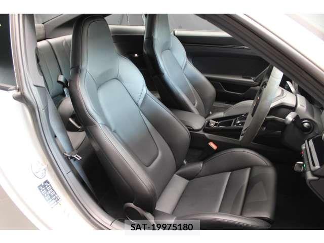 Porsche 911 2024-04 8337386-5