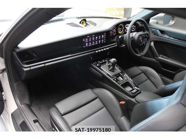 Porsche 911 2024-04 8337386-8