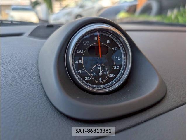 Porsche 911 2005-11 8355339-10