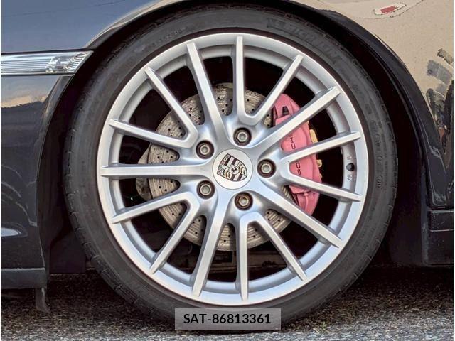 Porsche 911 2005-11 8355339-16