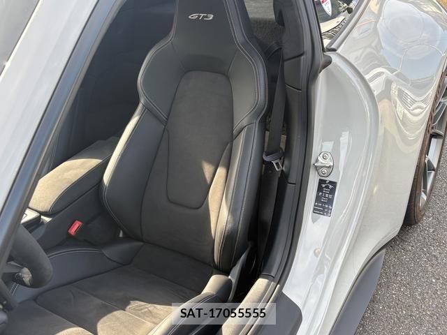 Porsche 911 2022-09 8355338-13