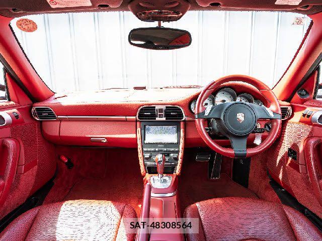 Porsche 911 2011-02 8368104-2