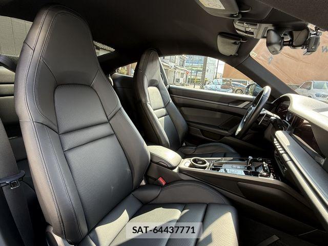Porsche 911 2021-12 8372048-11