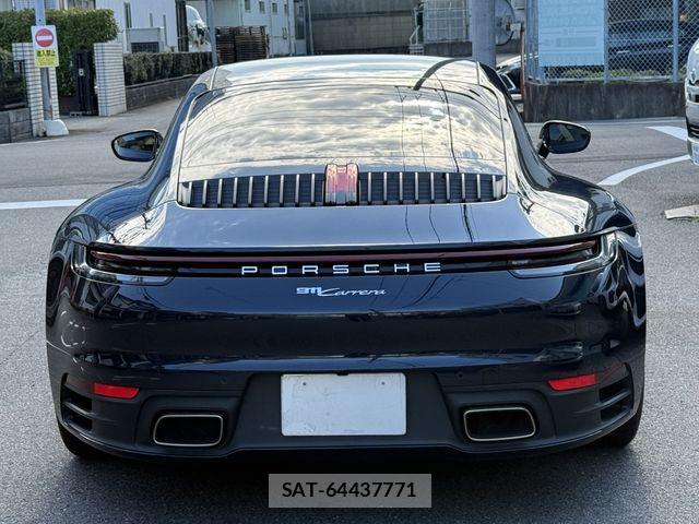 Porsche 911 2021-12 8372048-4