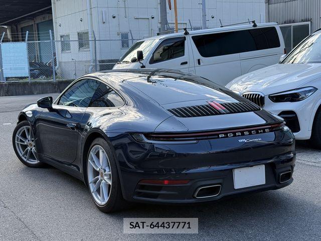 Porsche 911 2021-12 8372048-5