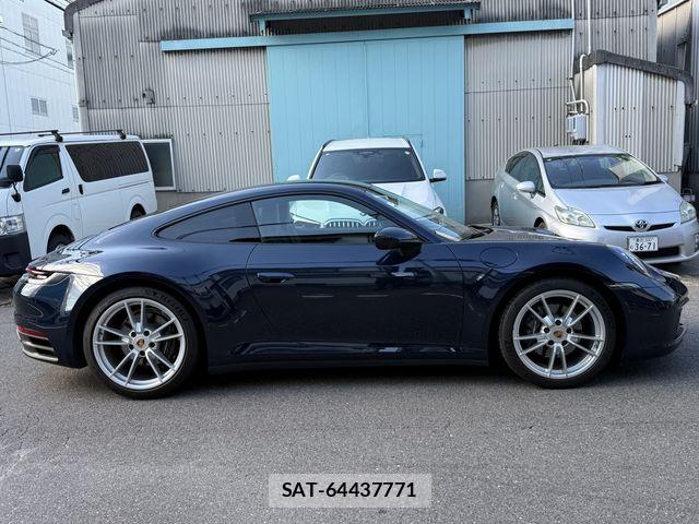 Porsche 911 2021-12 8372048-7