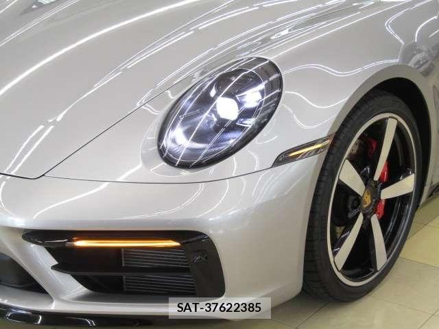 Porsche 911 2025-01 8414372-15