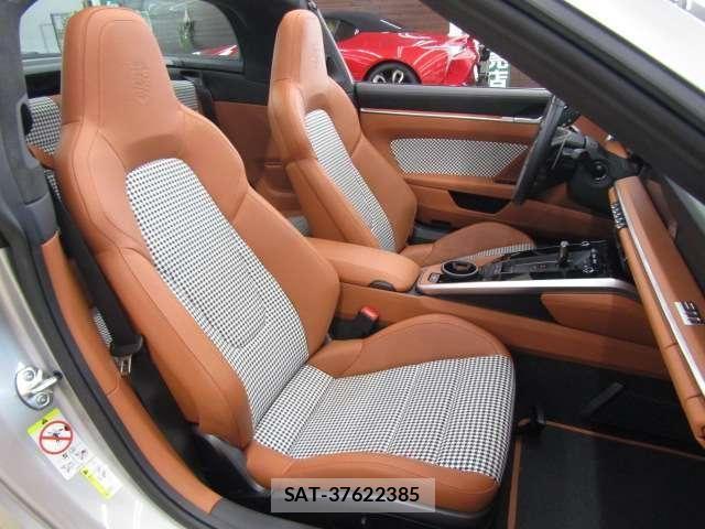 Porsche 911 2025-01 8414372-1