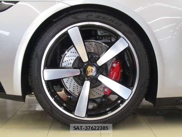 Porsche 911 2025-01 8414372-24